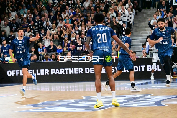 Basketball-Szene mit Marcel Keßen (15; MLP Academics Heidelberg), Samuell Williamson (10; MLP Academics Heidelberg) und Paul Zipser (9; MLP Academics Heidelberg)