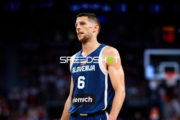 Aleksej Nikolić (6; Slowenien) auf dem Court