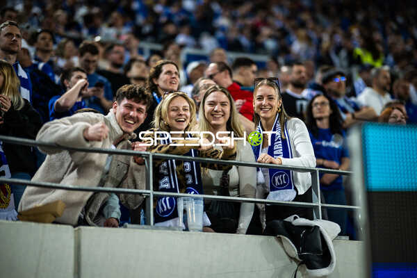 Jubelnde Fans des Karlsruher SC