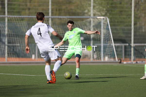 Kampf um den Ball: Heddesheim gegen Walldorf