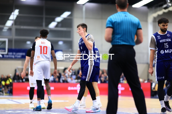 Marcel Keßen (15; MLP Academics Heidelberg) und Ryan Mikesell (33; MLP Academics Heidelberg) in Aktion