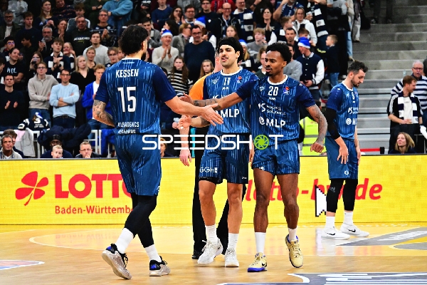 Szene mit Erol Ersek (11; MLP Academics Heidelberg) und Michael Weathers (20; MLP Academics Heidelberg)