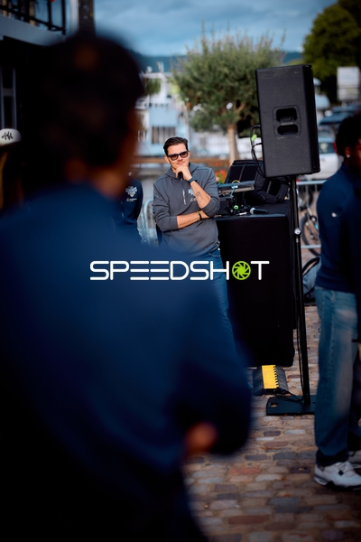 1st Assistant-Coach Carlo Finetti (1st Assistant-Coach; MLP) nachdenklich