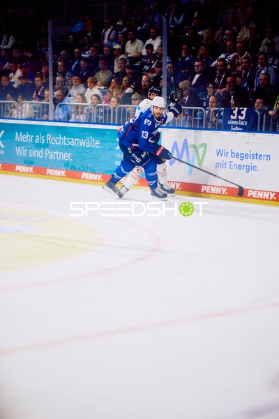 Lukas Kälble verteidigt für Adler Mannheim