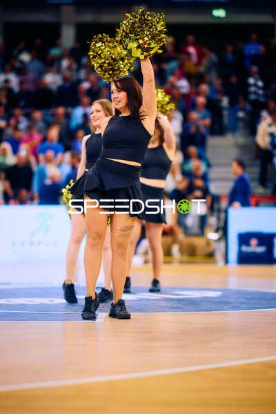 Pfitzenmeier Cheerdancers heizen der Menge ein