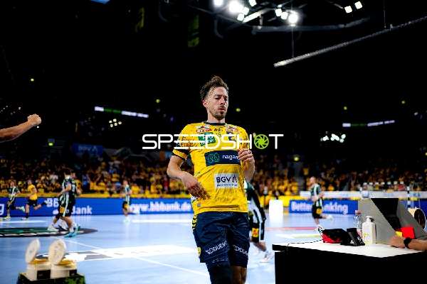 Patrick Groetzki (24; Rhein Neckar Löwen) positioniert sich