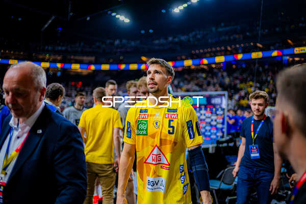 Ivan Martinović (5, Rhein Neckar Löwen) verlässt Spielfeld
