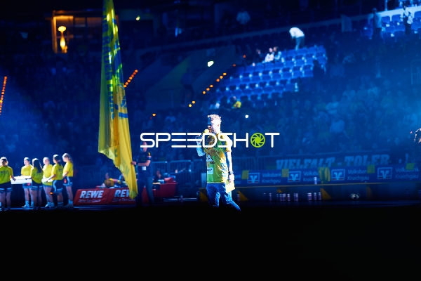 Einführung der Teams in der Halle