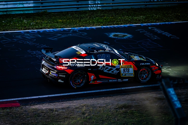 Fahrzeug auf der Rennstrecke