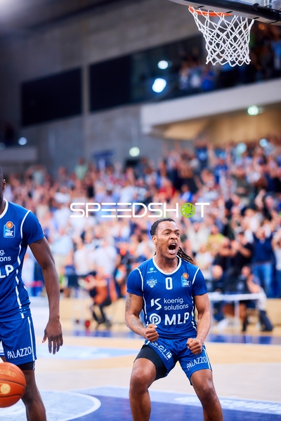 Jubel DJ Horne (0;MLP Academics Heidelberg)