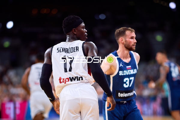 Duell Dennis Schröder (17; Deutschland) vs Leon Stergar (37; Slowenien)
