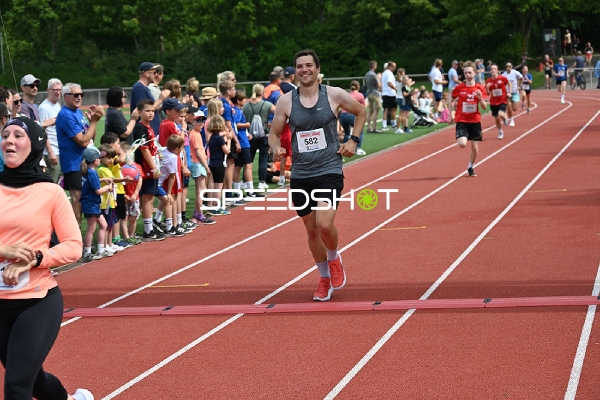 Läufer beim TVE Sommerlauf Edingen 2025