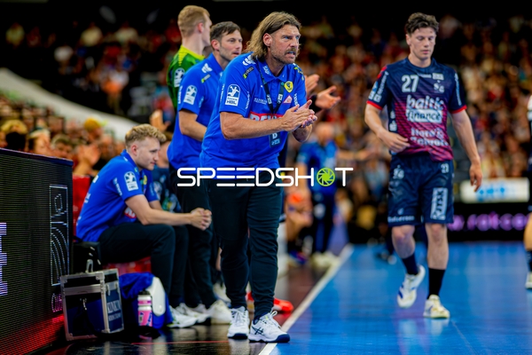 Coaching Dragan Jerkovic (98;Rhein Neckar Löwen) an der Seitenlinie