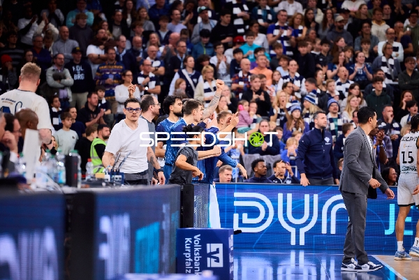 Jubel und Anfeuerung von Marcel Keßen (15; MLP Academics Heidelberg)