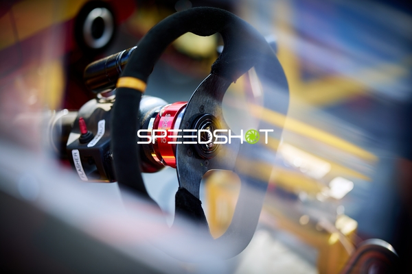 Rennlenkrad bei NitrOlympX 2025