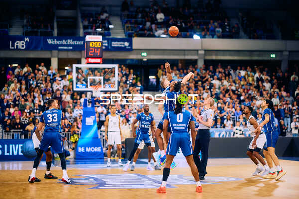 Sprungball zwischen MLP Academics und NINERS Chemnitz