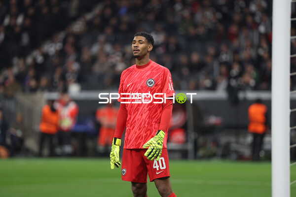 Eintracht Frankfurt - Tottenham Hotspur: Kauã Santos (40, Eintracht Frankfurt) im Tor