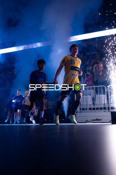 David More (15; Rhein Neckar Löwen) beim Einlauf