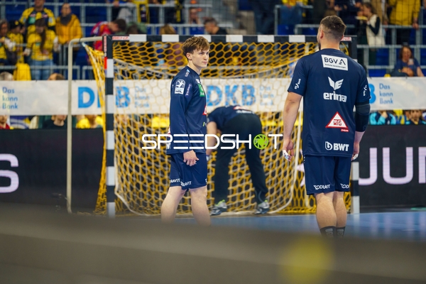 Zwei Torhüter vor Tor