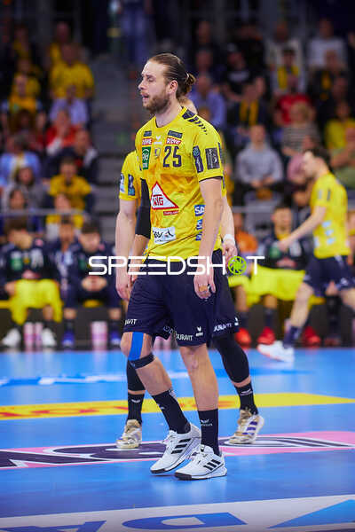 Olle Forsell Schefvert (25, Rhein Neckar Löwen) steht auf dem Spielfeld