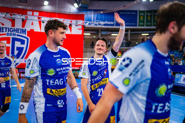 Moritz Ende (21, ThSV Eisenach) hebt Hand