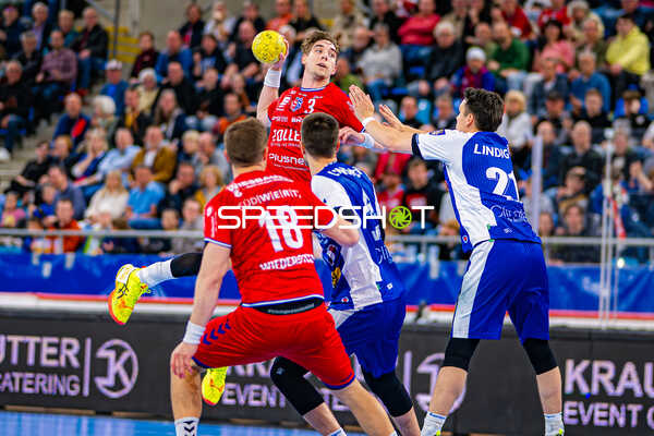 Nikola Vlahovic (3, SG BBM Bietigheim) wirft