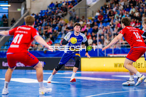 Marko Grgic (17, ThSV Eisenach) mit Ball