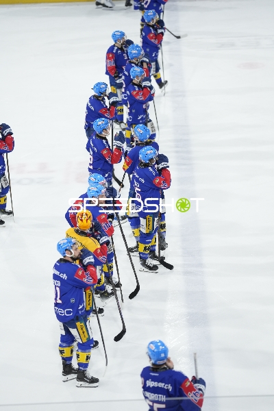 Spieler von EHC Kloten in Reihe