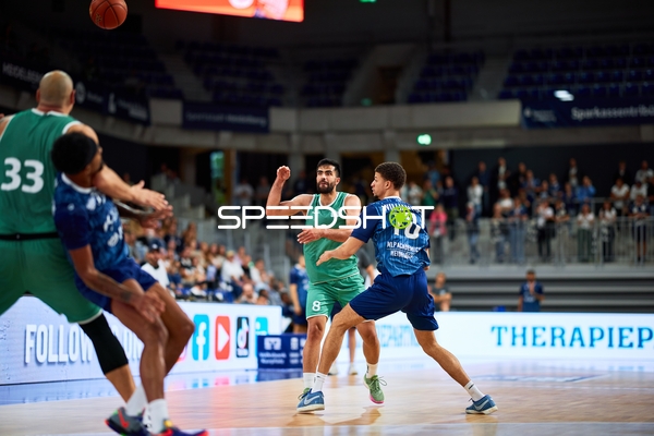 Zweikampf um den Ball