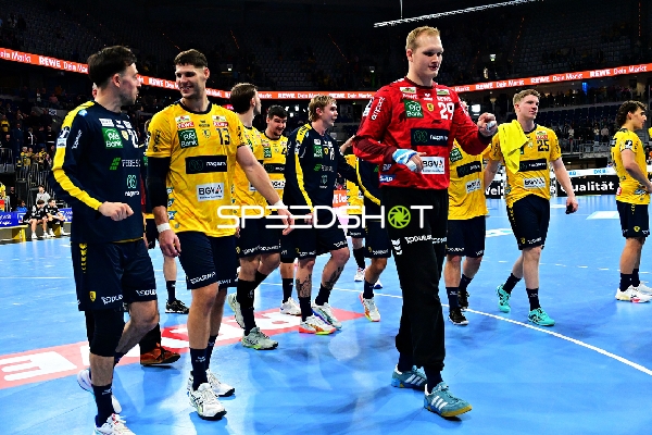 Szene mit David Späth (29; Rhein Neckar Löwen) und Teamkollegen