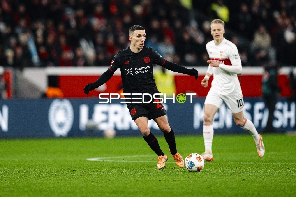 Spieler mit Ball in Aktion