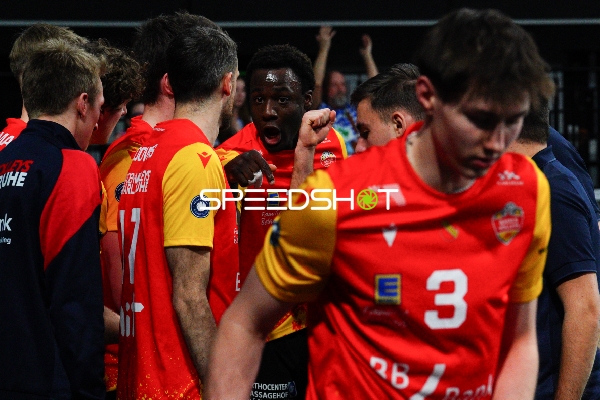 Spielszene mit John Obi (11; BADEN VOLLEYS SSC Karlsruhe)