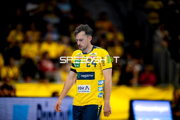 Patrick Groetzki (24; Rhein Neckar Löwen) positioniert sich