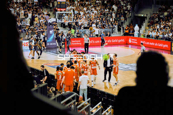 Timeout mit Nelson Weidemann (0;Ratiopharm Ulm), Marcio Santos (3;Ratiopharm Ulm)