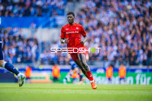Lauf Ragnar Ache (9, 1. FC Kaiserslautern)