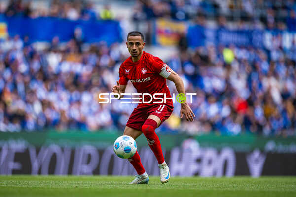 Dribbling Kenny Prince Redondo (11, 1. FC Kaiserslautern)