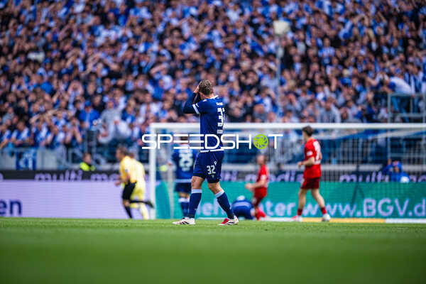 Spielunterbrechung Robin Bormuth (32, Karlsruher SC), Lilian Egloff (25, Karlsruher SC)