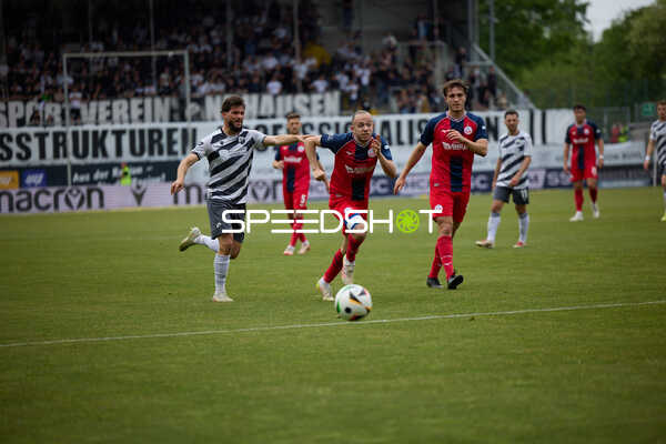 Laufduell Adrien Lebeau (14;FC Hansa Rostock), Benno Dietze (42;FC Hansa Rostock), Marco Schikora (21;SV Sandhausen)