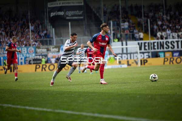 Laufduell Besar Halimi (11;SV Sandhausen), Jan Mejdr (19;FC Hansa Rostock), Marco Schuster (5;FC Hansa Rostock)