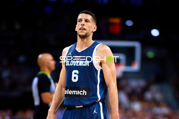 Aleksej Nikolić (6; Slowenien) auf dem Court