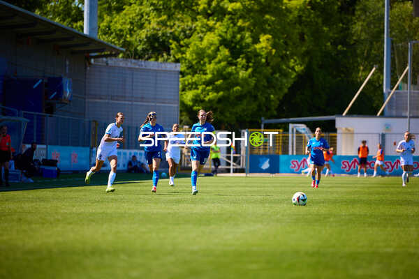Jana Feldkamp (31, TSG Hoffenheim Frauen 1) mit Ball