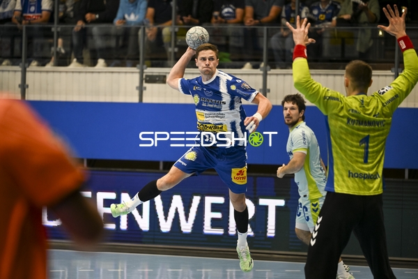 Vincent Buchner (74; ThSV Eisenach) wirft aufs Tor