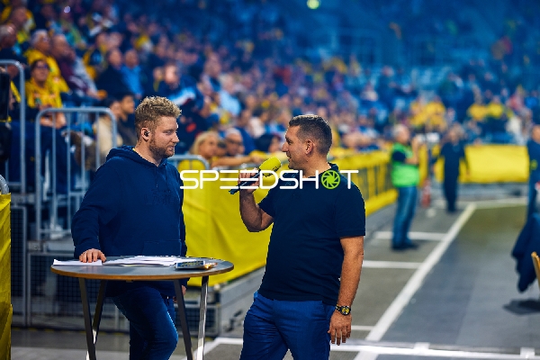 Interview am Spielfeldrand