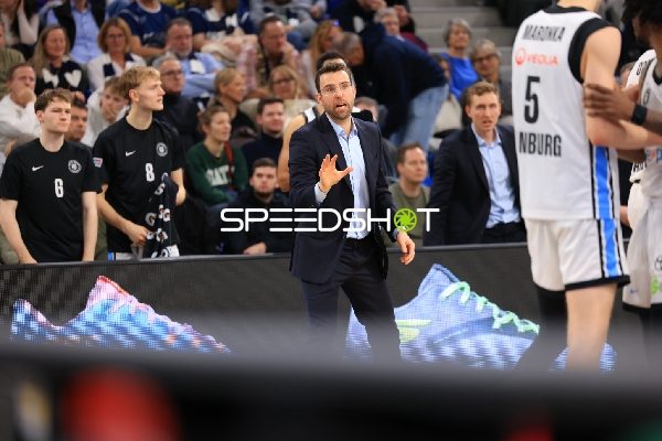 Szene mit Benka Barloschky (999; Veolia Towers Hamburg) und Spielern