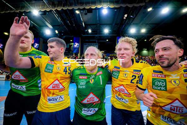 Feier nach Spielende Mikael Appelgren (1;Rhein Neckar Löwen), Gustav Davidsson (22;Rhein Neckar Löwen), Halil Jaganjac (45;Rhein Neckar Löwen)