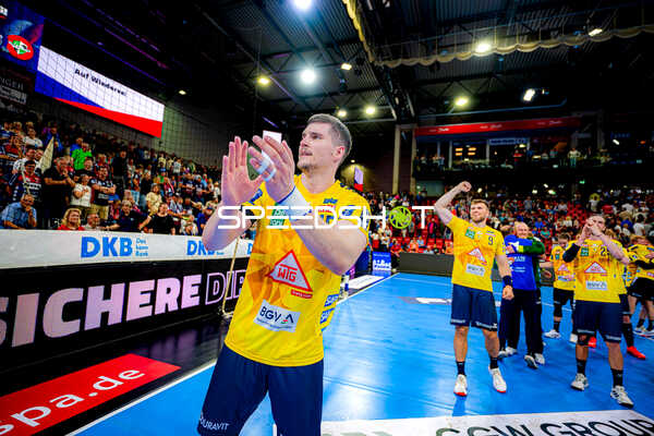 Applaus David Móré (15;Rhein Neckar Löwen), Steven Plucnar Jacobsen (9;Rhein Neckar Löwen), Robert Timmermeister (7;Rhein Neckar Löwen)