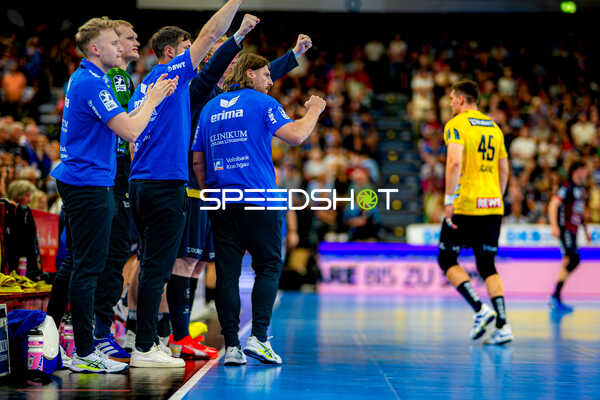 Spieler läuft vom Spielfeld