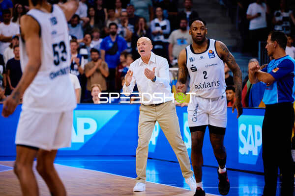 Coaching mit Rodrigo Pastore (99;Niners Chemnitz) und Jeffery Garrett (2;Niners Chemnitz)