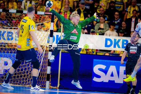 Handball I Herren I Mikael Appelgren (1;Rhein Neckar Löwen) wehrt Ball ab