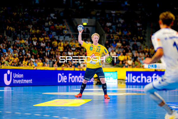 Wurf von Gustav Davidsson (22;Rhein Neckar Löwen) Handball